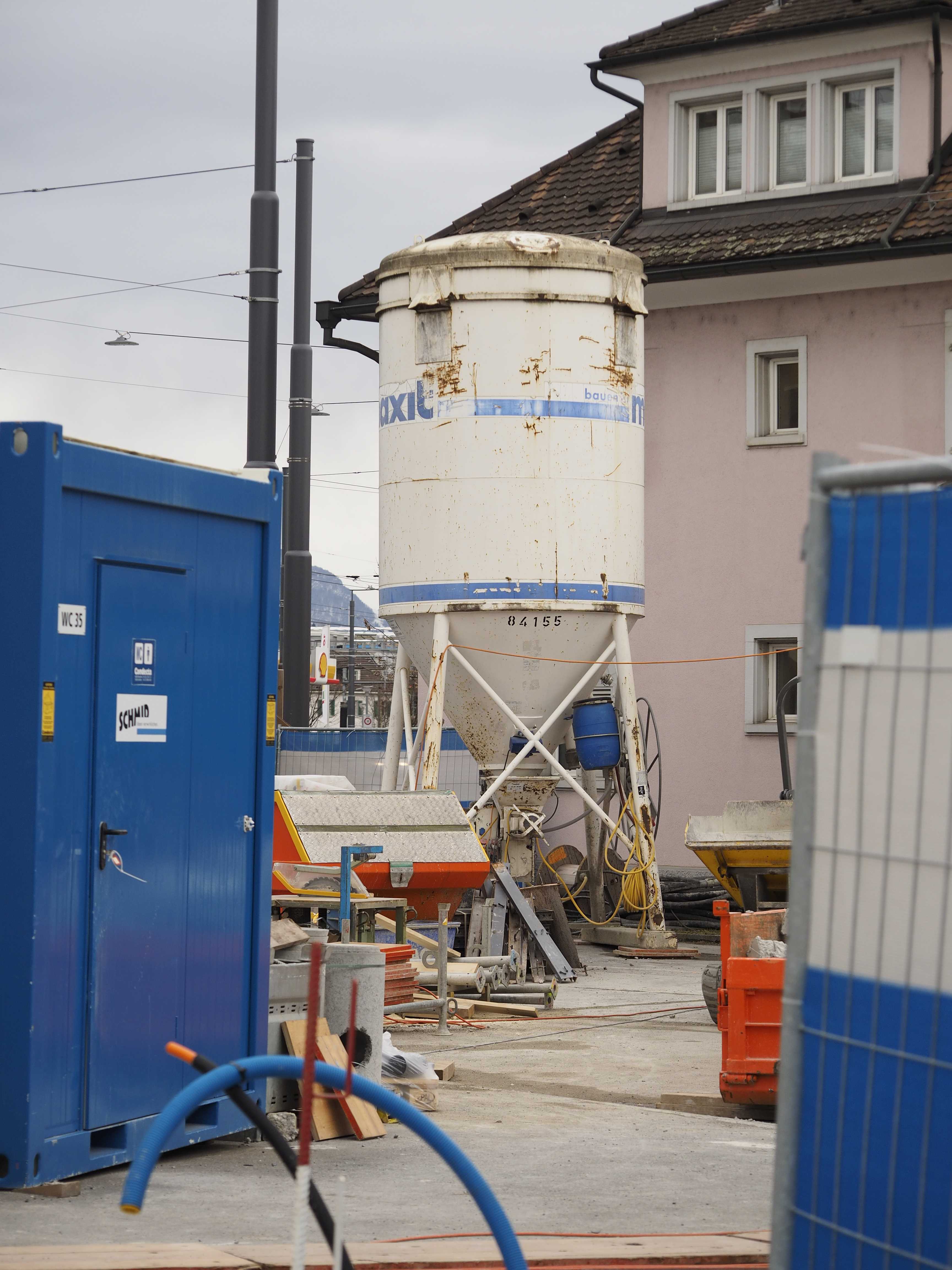 situations schnappschuss auf einer Baustelle in emmenbrücke