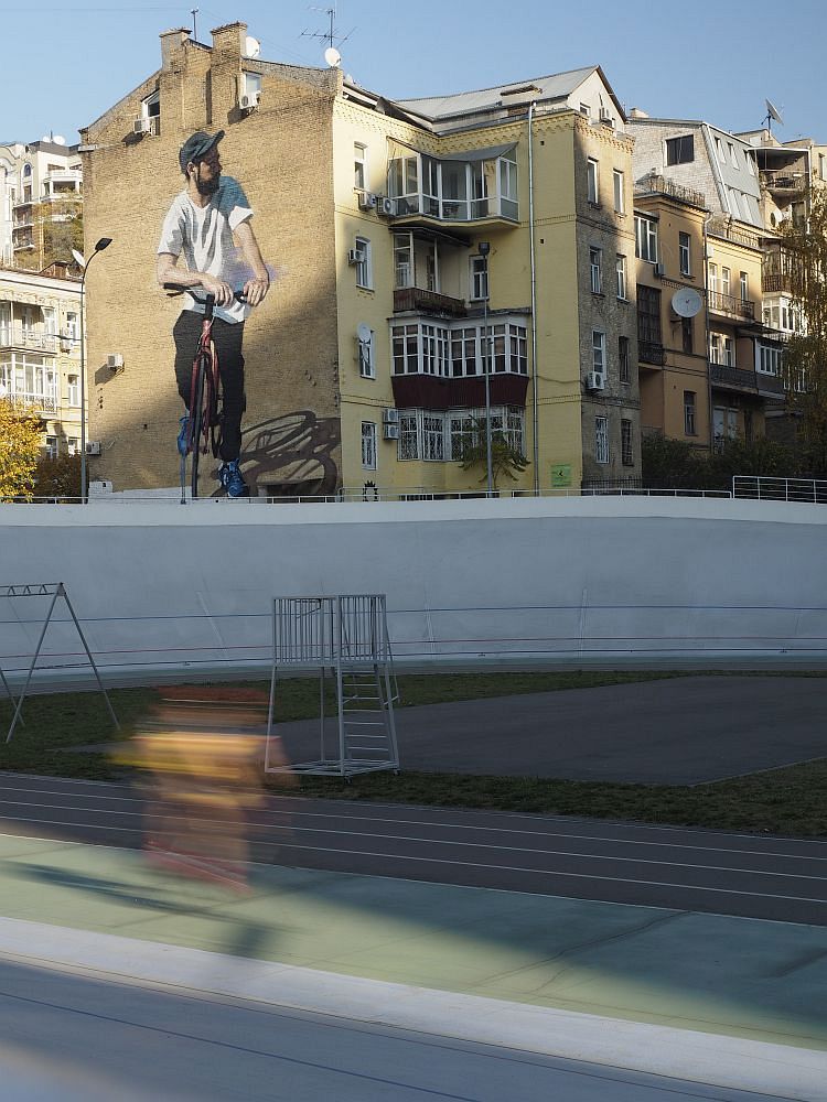 Bild von fahrradfahrer in Velorundkurs in Kyiv